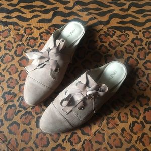 NWOT Nine West Beige Mules Size 6.5